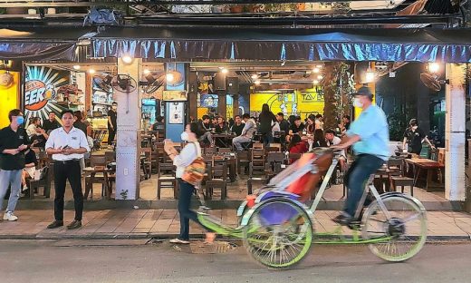 Vietnam tourism workers cash in on long weekend rush