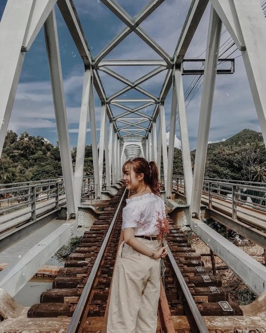 Discovered the nostalgic and vintage Nha Trang iron bridge, only beautiful to extremely beautiful on pictures