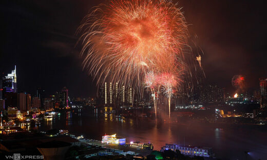 HCMC to set off fireworks for Reunification Day celebration