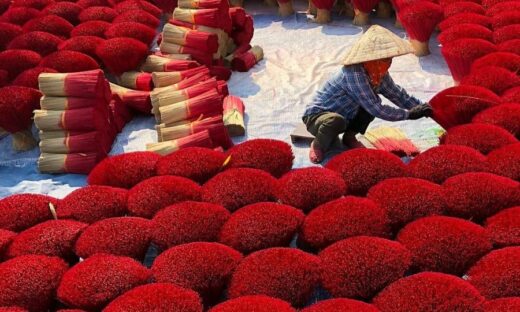 Hanoi incense village glows on Apple's Instagram account