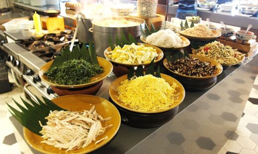 SEA Games attendees enjoy native cuisine, Vietnamese staples