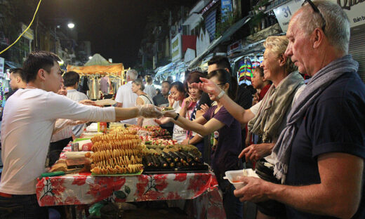 US tourist publication talks up Vietnam night markets