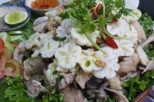 Mangosteen chicken salad – summer delicacy