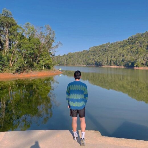 Return to Dien Bien to visit Pa Khoang Lake, take a boat trip to admire the poetic sky and clouds