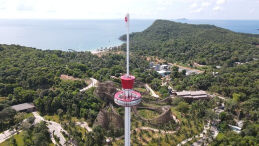 Enjoy the panoramic view of Hon Thom on the 120 m high observatory