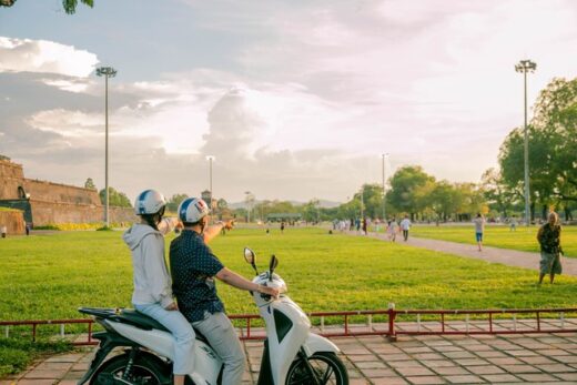 Having to leave school because of poor health, 9X devoted herself to doing a motorbike tour to experience Hue