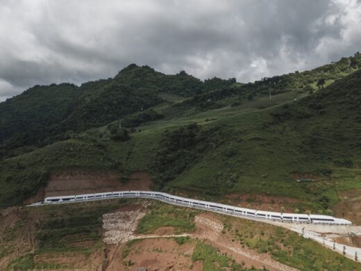 Close-up of the high-speed train hotel “sprung up” in the mountains of the Northwest