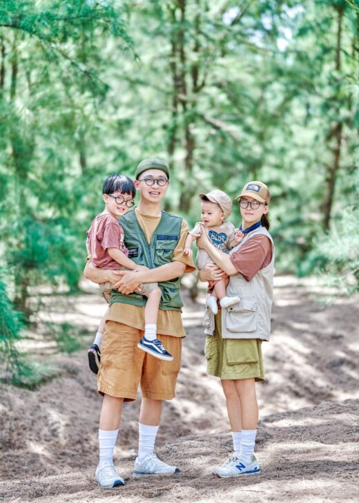 Young family roaming Quy Nhon – Phu Yen taking beautiful photos