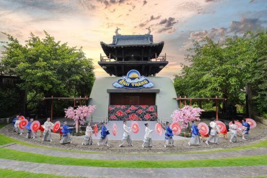 The show recreates the life of a geisha at Sun World Ha Long