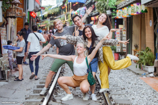 Foreign tourists flood Hanoi Train Street after two years of absence