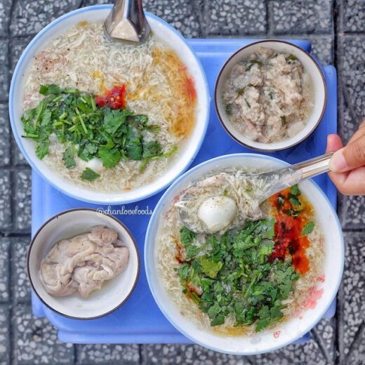 The Thiec Market in Ho Chi Minh City has a lot of mouth-watering dishes with more than a decade of seniority for young people to discover