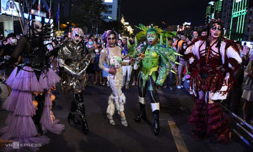 Hanoi, HCMC flooded with Halloween revelers