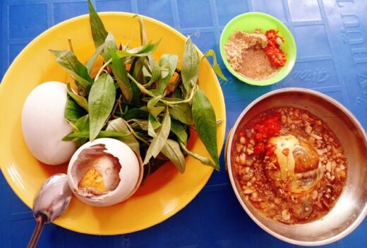 How to sell 3,000 baluts a day in HCMC