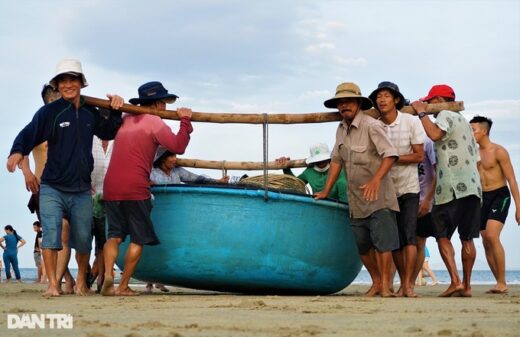 At the end of his time on the sea, the old fisherman changed his job to go back to make a living