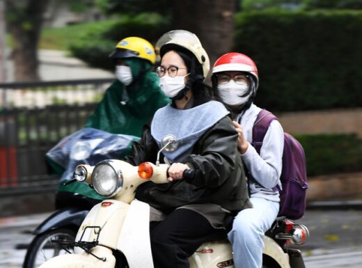 Monsoon comes, and Hanoi people enjoy the cold air with light rain