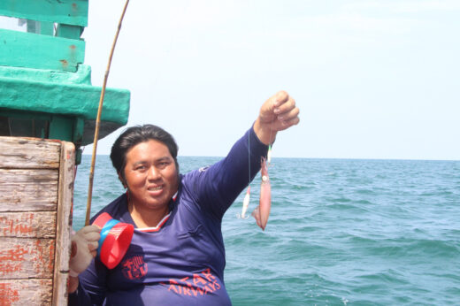 Squid season is back, Phu Quoc fishermen hunt squid day and night