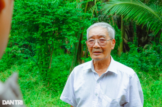 The old farmer gave up 5 hectares of land to take care of the birds of the sky