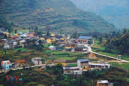 Only 1km from the Lung Cu flagpole, there is a cultural village known as a fairy village in Ha Giang