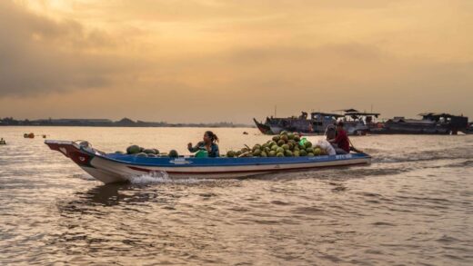 Long Xuyen Floating Market through a foreign photographer’s perspective