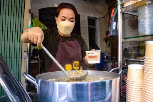 What secret makes 9X girl sell 10,000 boxes of crab soup “fast as lightning”