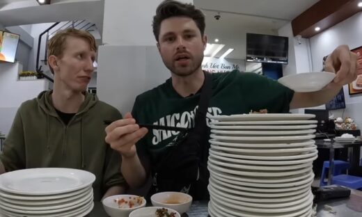 American food blogger gulped down 22 servings of steamed rice rolls