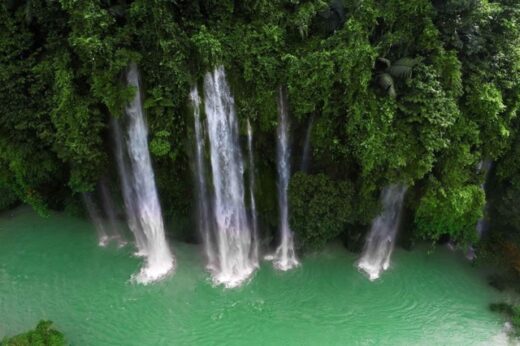 The ‘fairy scene’ at the foot of Mua Roi (Rainfall) waterfall captivates visitors when coming to Thai Nguyen