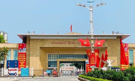 Vietnamese border town awaits return of Chinese tourists