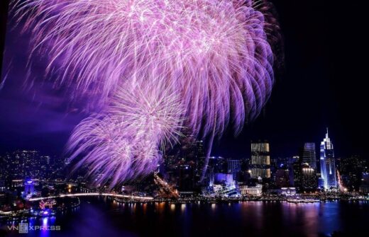 Ho Chi Minh City fires fireworks at 6 points to celebrate the Lunar New Year 2023