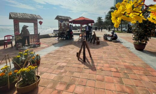 Visitors enjoy experiencing the traditional Tet space at Da Nang beach