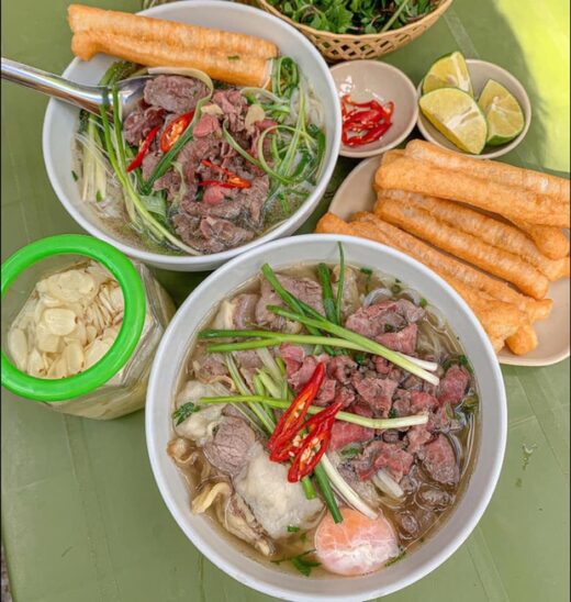 Looking back at 10 famous Vietnamese dishes praised by major foreign newspapers in 2022