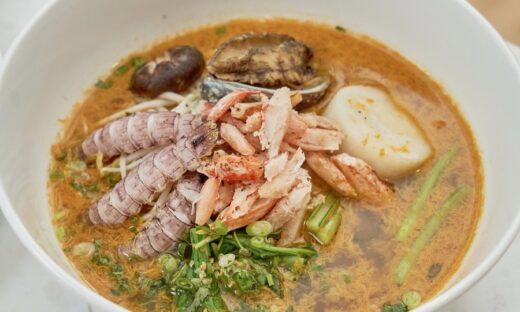 HCMC noodle soup shop serves one-of-a-kind red sauce
