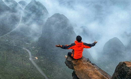 British tourist falls off cliff in Ha Giang, hospitalized