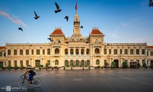 HCMC stops receiving bookings for tour of government office