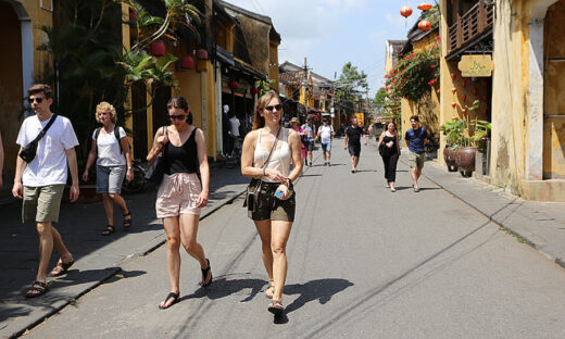 Hoi An puts entry fee plan on hold amid public objections