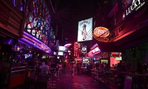 8 injured in Bangkok pub shooting