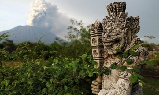 Bali bans tourists from climbing holy mountains