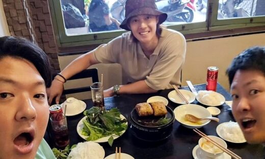 South Korean star Kim Hyun Joong's thumbs-up for Vietnamese food