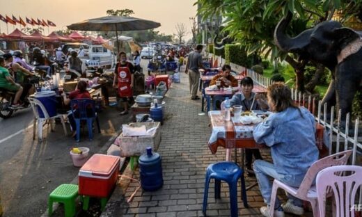 Vietnam ranks second in number of foreign tourists to Laos in H1