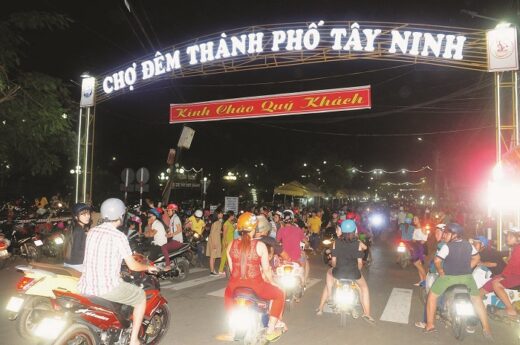 Tay Ninh Night Market – a paradise for shopping and discovering unique cuisine