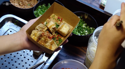 'Stinky tofu' vendors in Saigon chased away by neighbors