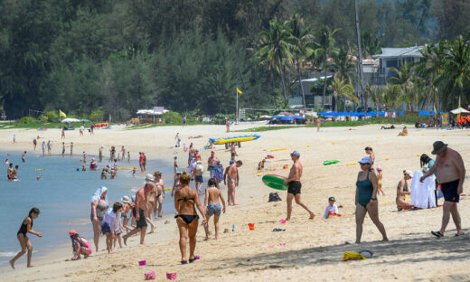 Thai PM makes resort island first visit, seeks tourism boost