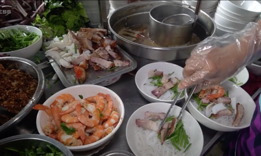 Gourmet gambles: culinary roulette in Saigon alley's hideaway
