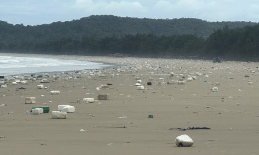 Styrofoam buoys plague Vietnam tourist island