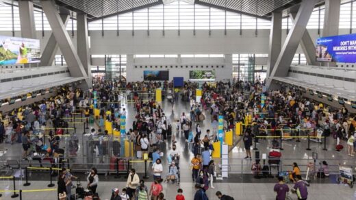 Philippines fires 19 airport security officers for stealing from passengers