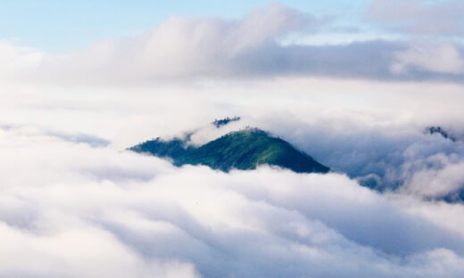 Cloud chasing adventure at Central Highlands peak