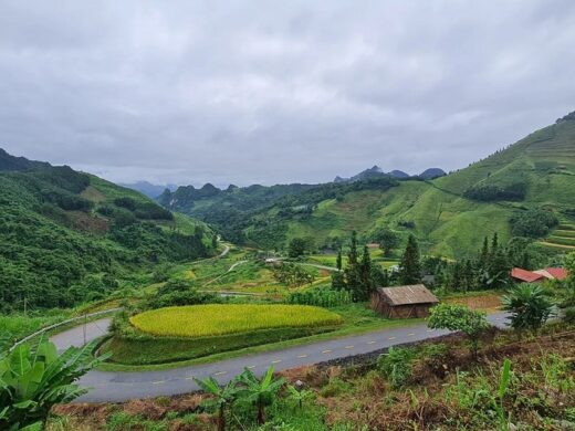 Explore Na Tenh Cao Bang Pass with 20 beautiful and captivating bends in the Northeast