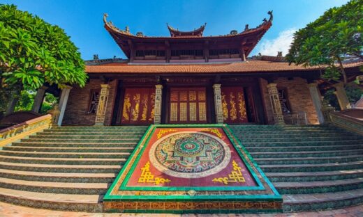 Explore Tieu Dao Bat Trang Pagoda filled with exquisite ceramic works