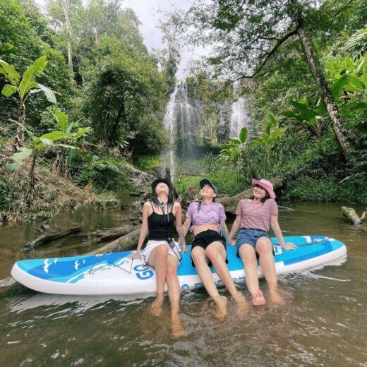 Get the super exciting experience of paddling in Mang Den