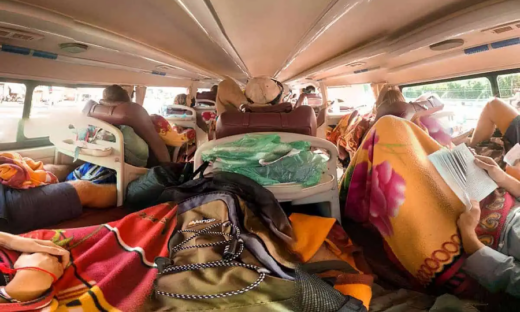 Foreign tourists debate quality of Vietnam sleeper buses